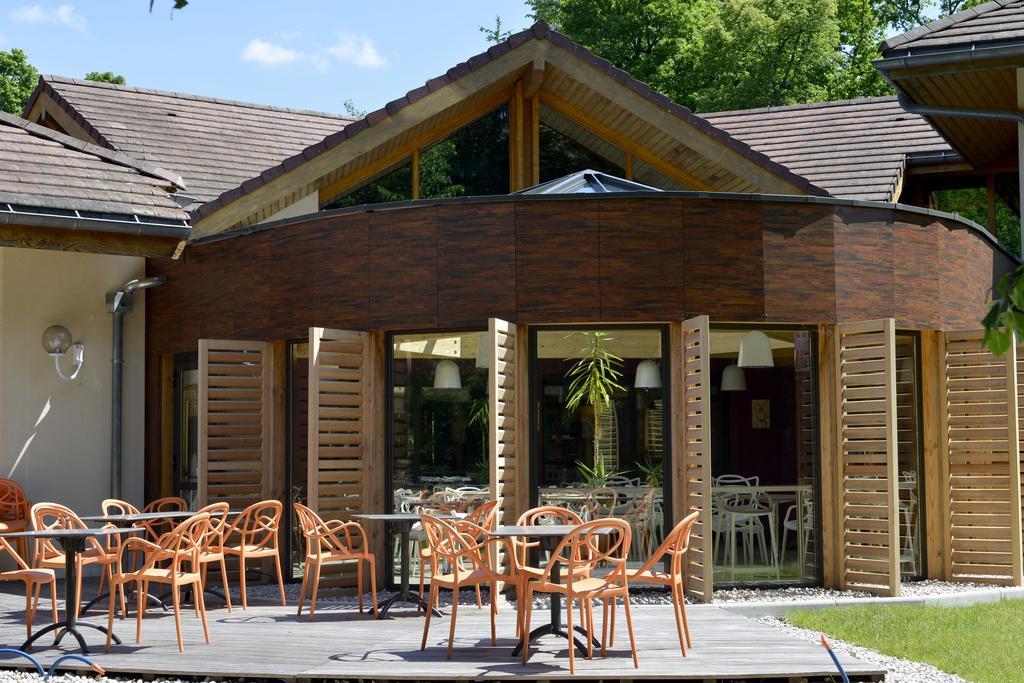 Le Bois Dormant-Hotel Restaurant & Spa Logis Hotel ชอมปาญโญล ภายนอก รูปภาพ